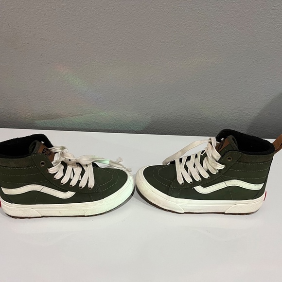 Vans - Picture 4 of 10